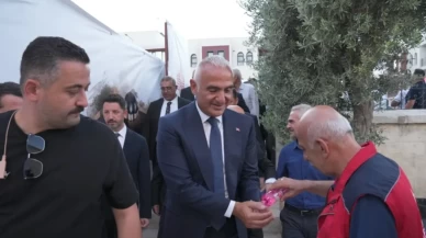 Bakan Ersoy'dan Adıyaman'da inceleme: Depremde hasar gören tarihi camiler yeniden ibadete açıldı