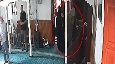 Kuyumcudan çıkan kadını camiye kadar takip edip altınını çaldılar