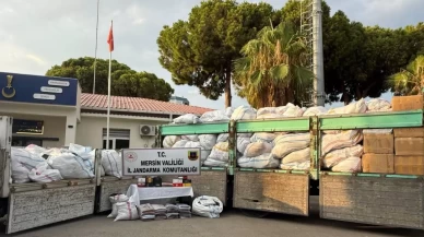 Mersin’de 50 milyon TL’lik kaçak giyim malzemesi ele geçirildi