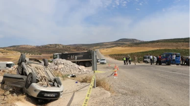 Kilis’te hafriyat kamyonu ile hafif ticari araç çarpıştı: 3 ağır yaralı