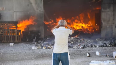 Antalya’da yangın felaketi: Alevler ev ve depolara sıçradı