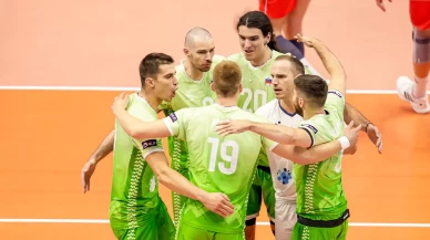 Slovenya, Sırbistan'ı set vermeden geçti