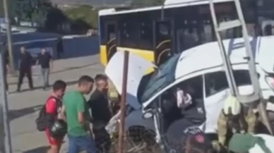 Sultanbeyli'de İETT otobüsü ile otomobil çarpıştı