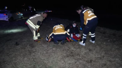 Edirne’de otomobil orta refüje devrildi