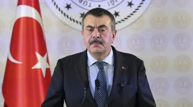 Yusuf Tekin’den öğretmenlerin önlük giymesiyle ilgili açıklama