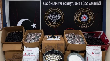 İzmir’de depoya uyuşturucu baskını: 253 bin 926 hap ele geçirildi