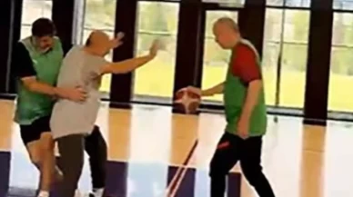 Cumhurbaşkanı Erdoğan’dan basketbol şov: Peş peşe sayılar attı