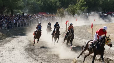 Osmancık’ta festival coşkusu at yarışlarıyla sürdü