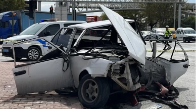 Konya’da iki otomobil çarpıştı: 3’ü ağır 4 kişi yaralandı