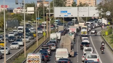 İstanbul'da hem yollar hem toplu taşıma felç!