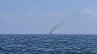 Hürmüz Boğazı'nda takip sistemini kapatan tanker alev aldı