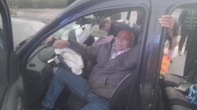 Gebze'de iki otomobil kafa kafaya çarpıştı