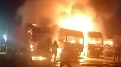 Tır garajını ateşe verdiler! 4 araç alev topuna döndü