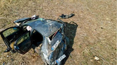 Bolvadin’de taklalar atan otomobilden sağ çıktı