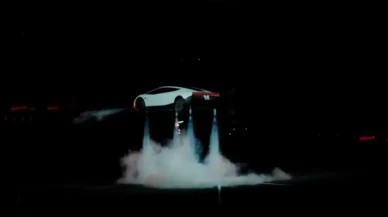 Tesla uçan otomobil Roadster'ı tanıttı!