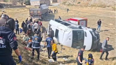 Van'da yolcu minibüsü şarampole yuvarlandı