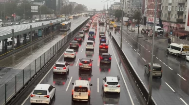 Trafik yüzde 49'a ulaştı, Rüzgar şemsiyeleri parçaladıı!