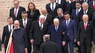 MHP Lideri Devlet Bahçeli, Kılıçdaroğlu ve Dervişoğlu ile kol kola yürüdü