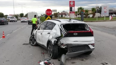 Antalya’da otomobil havada takla attı: Kaza kamerada