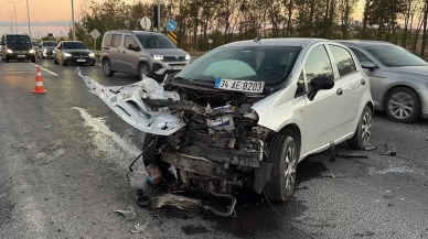 Tekirdağ'da 2 otomobil kafa kafaya çarpıştı