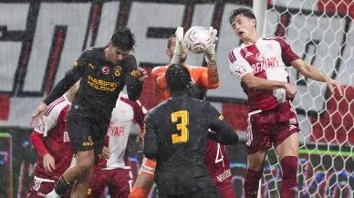 Galatasaray'dan yağmur altında bol gollü prova