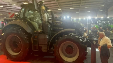 Çiftçilerin ilgi odağı! 13 milyonluk dev traktör
