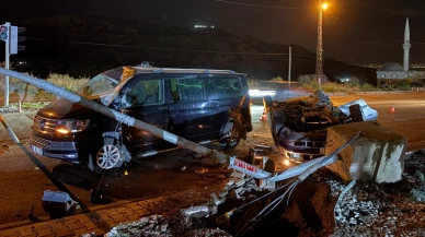 Kayseri'de takla atan otomobil karşı şeritteki minibüse çarptı