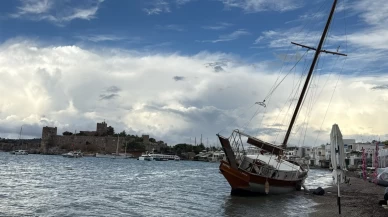 Bodrum'da etkili sağanak! Milyonlarca liralık tekne karaya oturdu