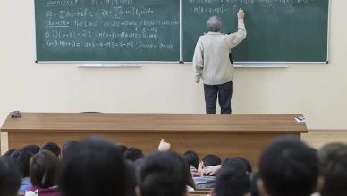 Paralar çöpe mi gitti, burslar siliniyor mu? Vakıf üniversitesi kapanırsa öğrenci parasını geri alabilir mi?