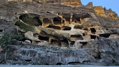 Gabar Dağı'ndaki saklı cennet: "7 katlı apartman mağarası"