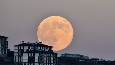 Ahlat’ta "Kunduz Süper Ay" görsel şölen oluşturdu