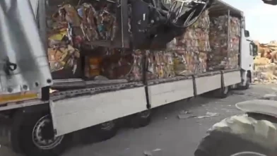 Kayseri’de atık kağıt yüklü TIR’dan kaçak sigara çıktı! 2 kişi yakalandı