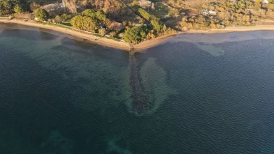 Balıkesir Erdek’te deniz çekilince binlerce yıllık antik liman ortaya çıktı