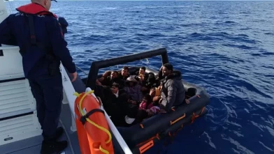 Ayvalık'ta çok sayıda göçmen yakalandı