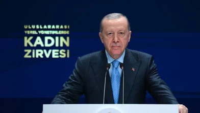 Cumhurbaşkanı Erdoğan, "Uluslararası Yerel Yönetimlerde Kadın Zirvesi" programı öncesi stantları ziyaret etti