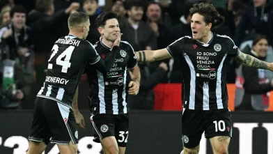 Serie A'da Napoli fırsat tepti