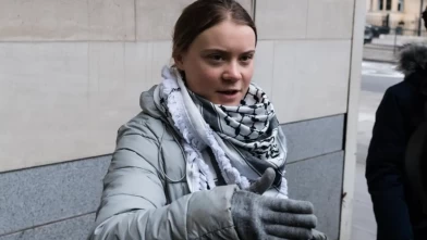 İngiltere’de gözaltına alınan aktivist Thunberg serbest bırakıldı