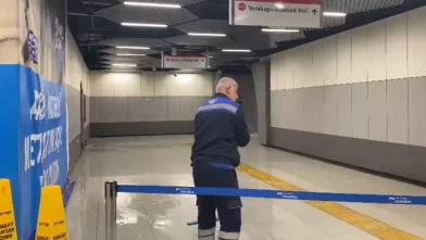 Sağanak yağış metro hattını vurdu!