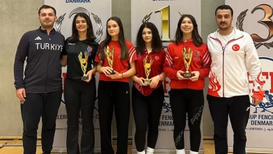 Milli eskrimcilerden Tunus ve Danimarka’da 3 madalya