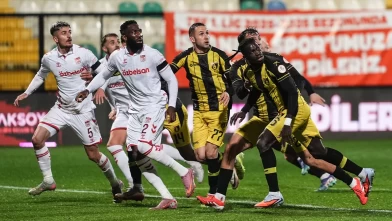 İstanbulspor, Sivasspor karşısında geri döndü