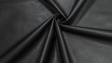 Deri ve Deri Görünümlü Kumaşlar: Doğal ve Suni Arasındaki Farklar