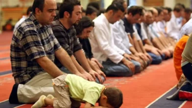 Namazda imama uyan kimse nasıl niyet eder? İşte Diyanet’in cevabı