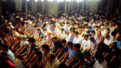 İmama Uyan Kişi Fatiha ve Diğer Sureleri Okur mu? İşte Mezheplere Göre Cevaplar