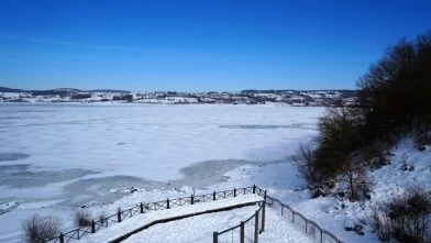 Hasırından çeyiz yapılan Ladik Gölü, kar yağışıyla yeniden doğuyor