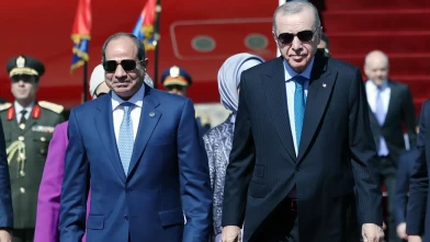 Cumhurbaşkanı Erdoğan'ı Kahire Havalimanı'nda Sisi karşıladı