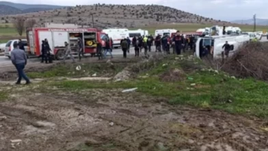 Tokat’ta servis minibüsü devrildi: 6 lise öğrencisi yaralandı!