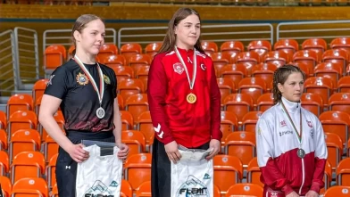 Milli güreşçilerden Bulgaristan’da 6 madalya