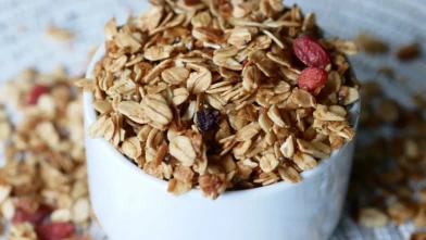 Şeker ilavesiz ve kıtır ev yapımı granola