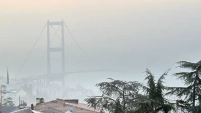 İstanbul güne beyaz bir duvarla uyandı, boğaz kayboldu!
