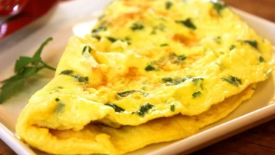 Kilo aldırıcı bademli ve irmikli omlet